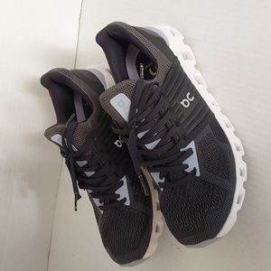 On Cloud X Black gray and Lavender Running Shoes Size 7 Women's